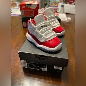 Kids Jordan Retro 11 (TODDLER SIZE ONLY)